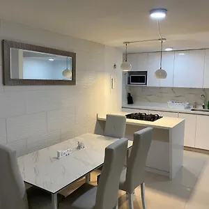 https://apartamento-en-laureles-estadio-torres-201.colombiamedellinhotels.com